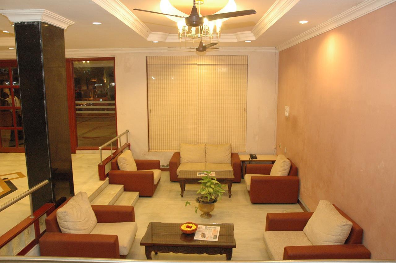 Hotel Saradharam Chidambaram Exteriér fotografie